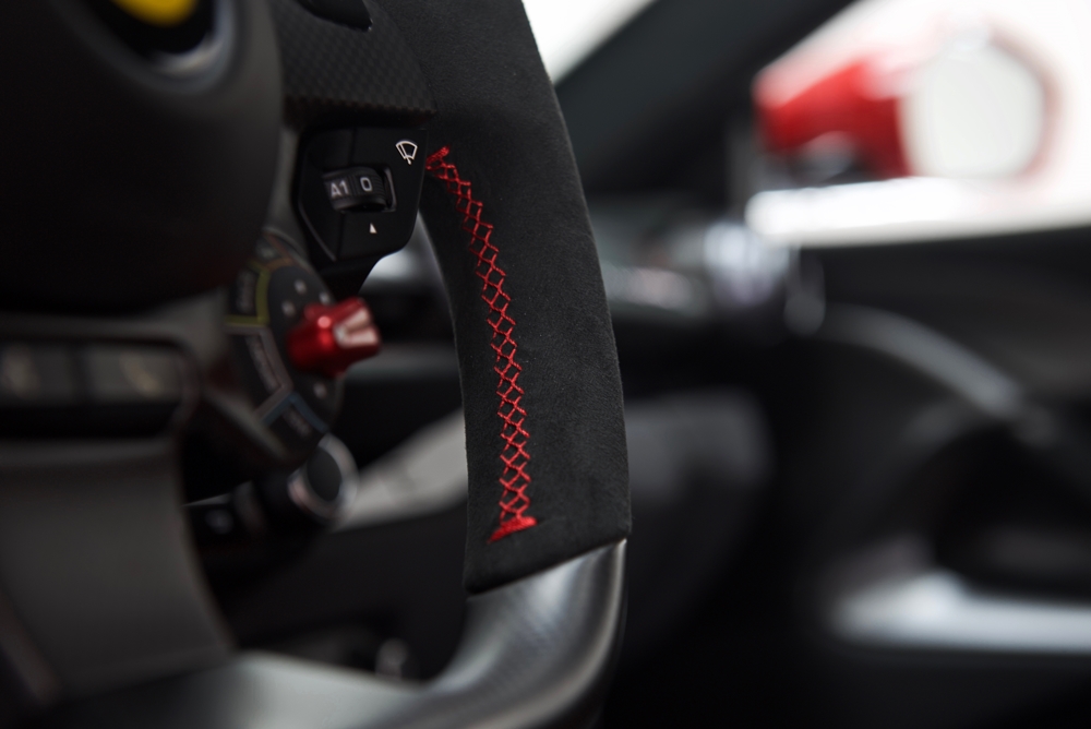 Ferrari 812 Competizione - 10