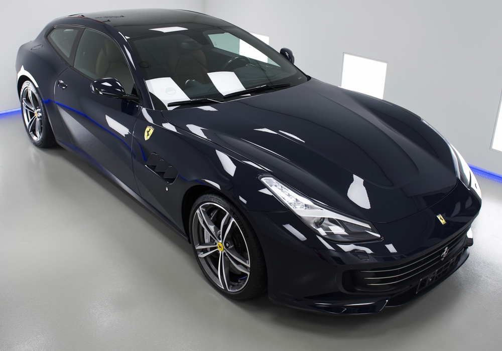 Ferrari GTC4 Lusso - 01