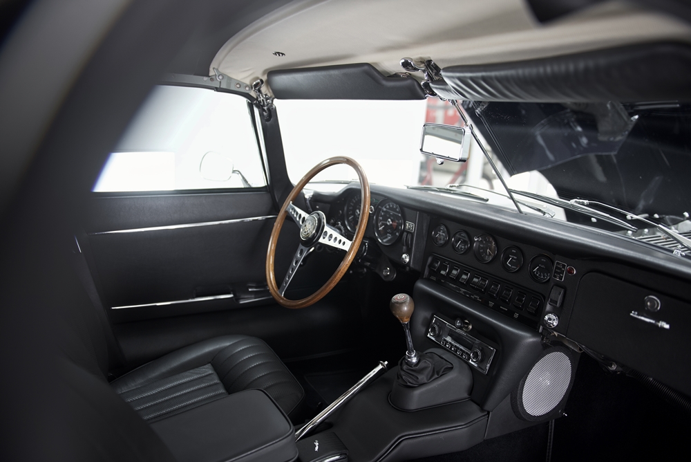 Jaguar E-type - 04