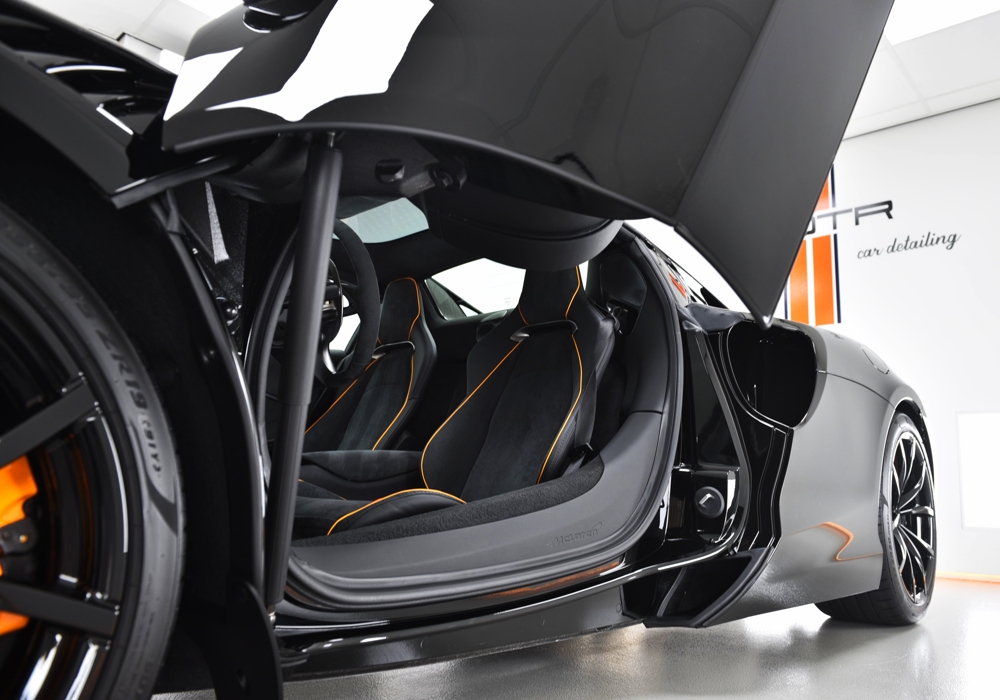 McLaren Artura Spider - 02