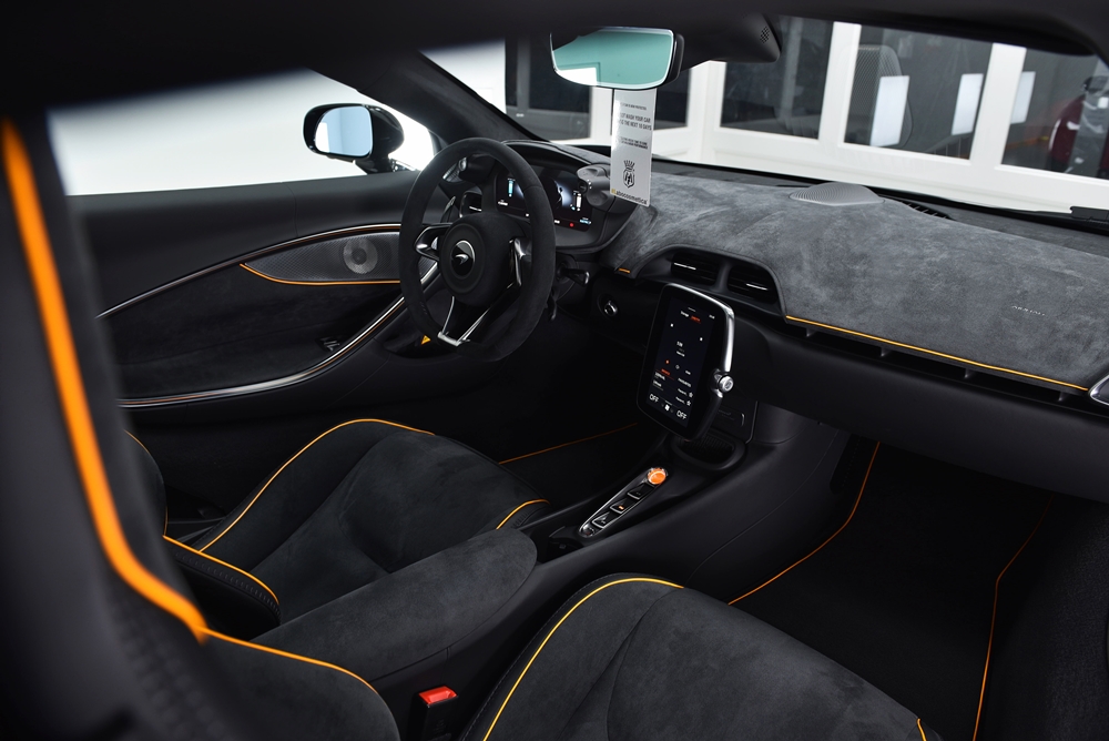 McLaren Artura Spider - 04
