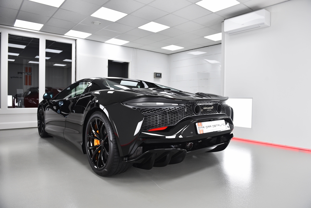 McLaren Artura Spider - 09